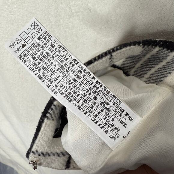 Forever 21 Plaid Check Wool Mini Skirt Size Medium Black White Academia Preppy - Picture 5 of 7